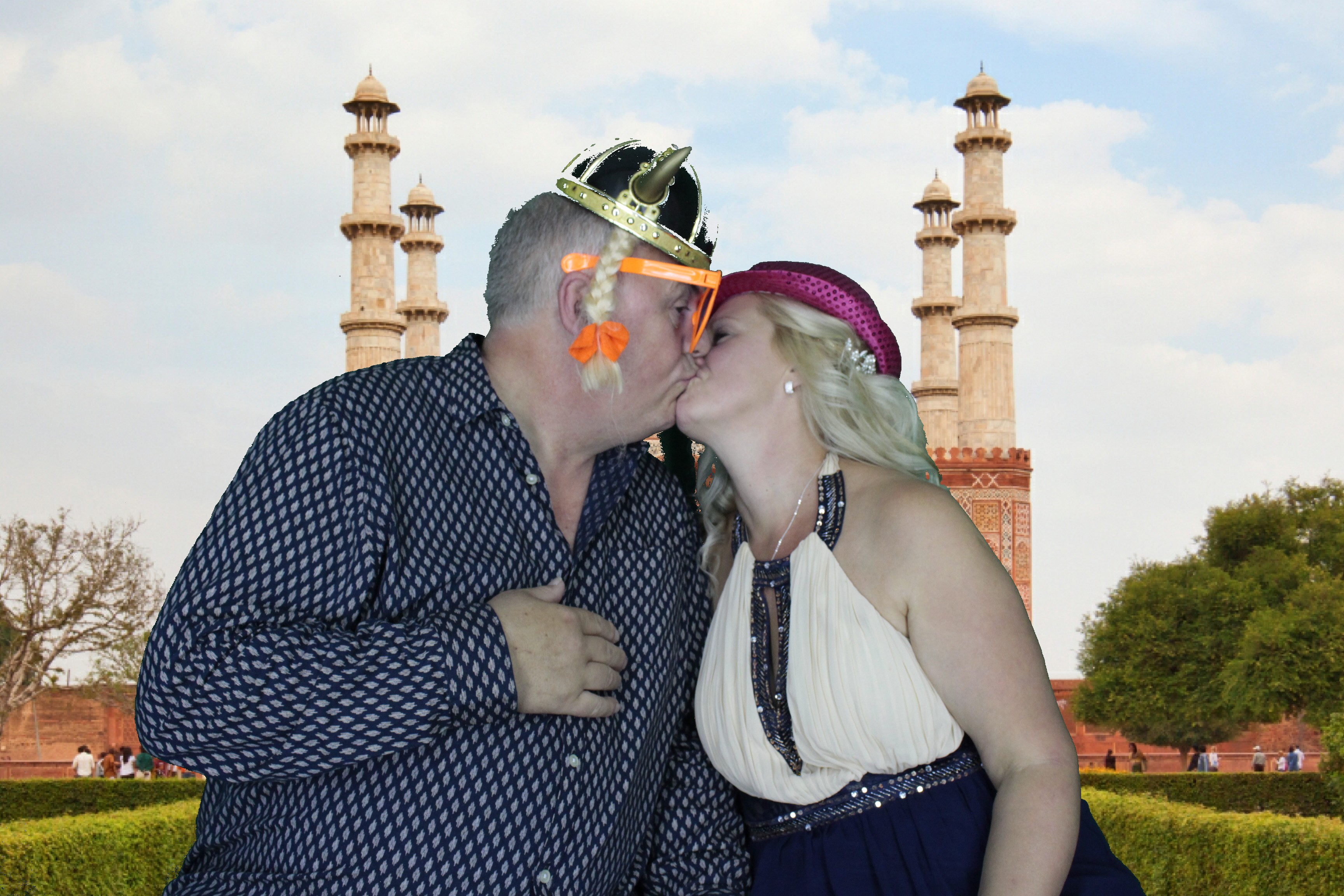 Nikki and Lance's Wedding | View more photos from the event at gallery.myphotoboothexperience.co.uk/u/MyPhotoBoothExperienceLtd/Nikki-and-Lances-Wedding